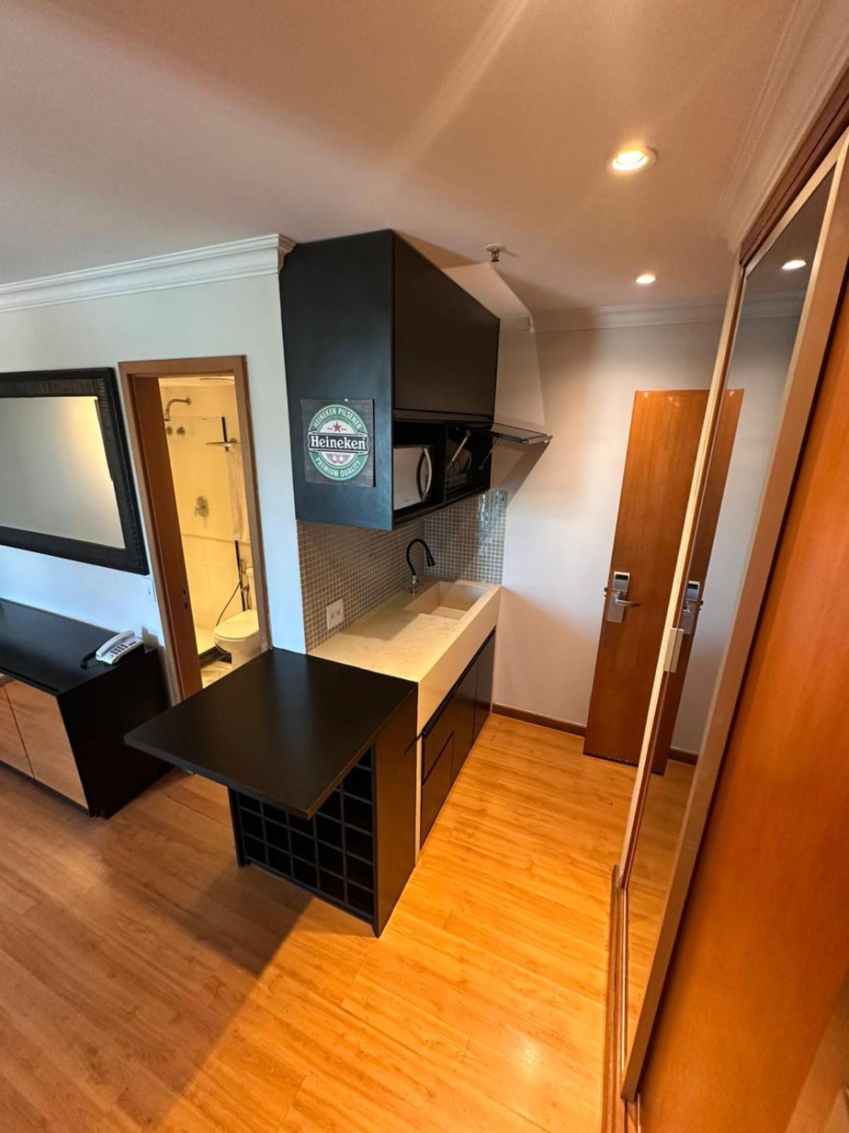 Barra Da Tijuca - 508 - De Frente Maravilhosa Piscina - Estacionamento Gratuito - Academia Comphania Atletica - Balsa Gratis - Microondas - Geladeira Grande - Recepcao 24horas - Wi-fi - Com Pia Río de Janeiro