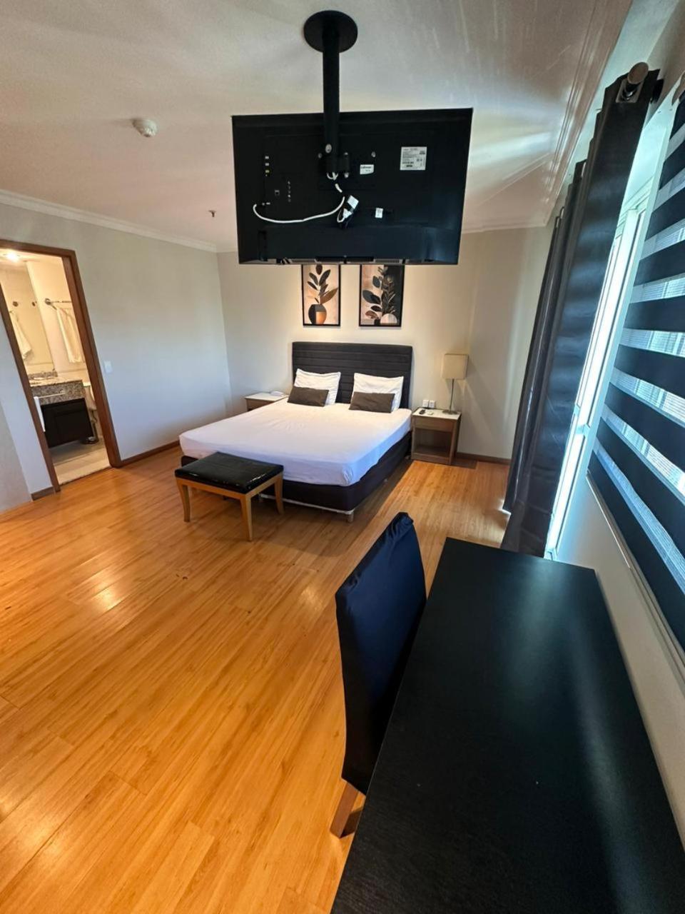 Barra Da Tijuca - 508 - De Frente Maravilhosa Piscina - Estacionamento Gratuito - Academia Comphania Atletica - Balsa Gratis - Microondas - Geladeira Grande - Recepcao 24horas - Wi-fi - Com Pia