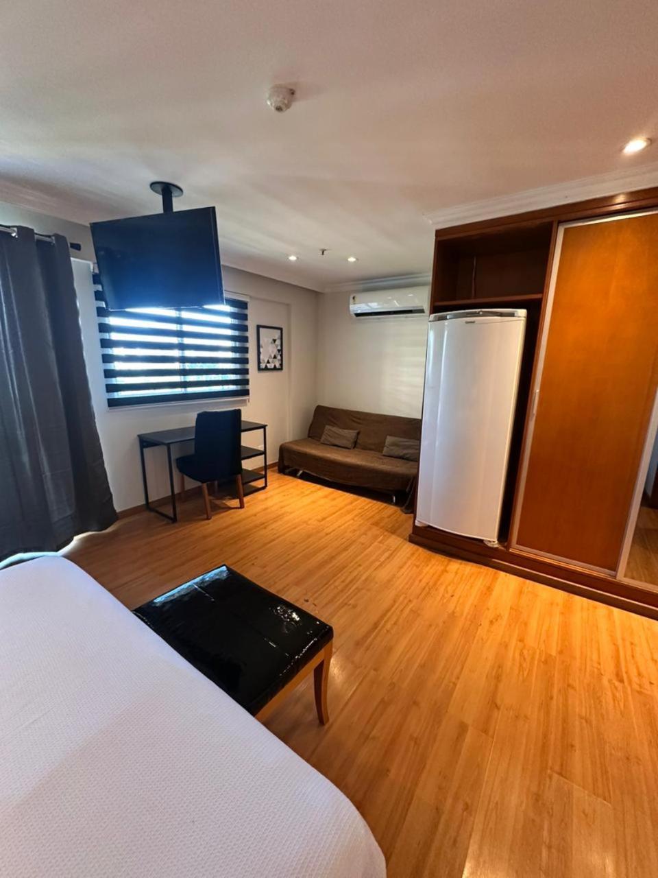 Apartamento Barra Da Tijuca - 508 - De Frente Maravilhosa Piscina - Estacionamento Gratuito - Academia Comphania Atletica - Balsa Gratis - Microondas - Geladeira Grande - Recepcao 24horas - Wi-fi - Com Pia *